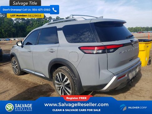 Used 2025 Nissan Pathfinder Platinum FWD image 3