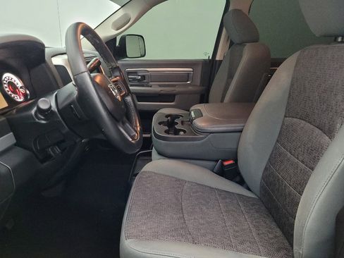 Used 2018 RAM 2500 SLT w/ Luxury Group image 17