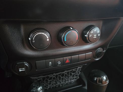Used 2015 Jeep Wrangler Sport AWD/4WD image 17