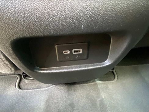 Used 2021 Cadillac XT5 Premium Luxury image 16