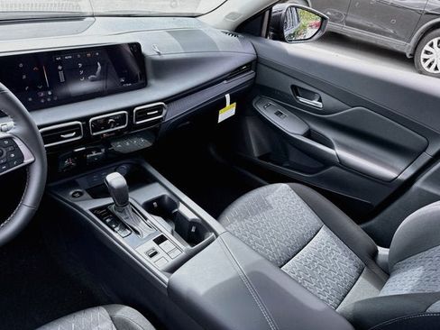 New 2027 Nissan Sentra SV w/ SV Convenience Package FWD image 19