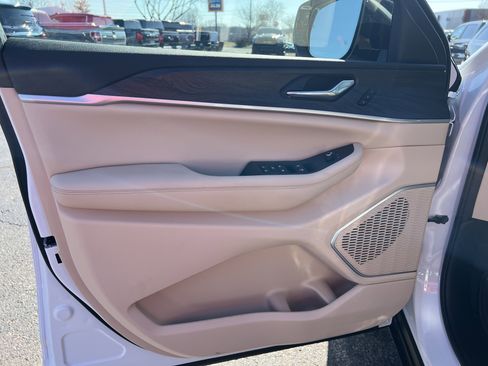 New 2026 Jeep Grand Cherokee L Limited AWD/4WD image 14