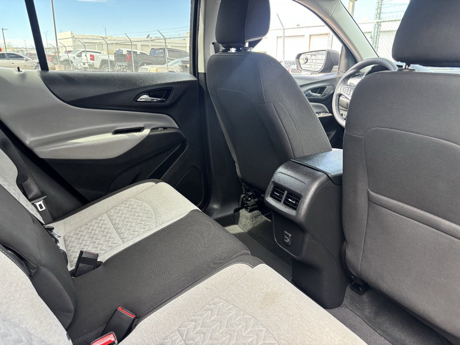 Used 2022 Chevrolet Equinox LS w/ LS Convenience Package FWD image 14