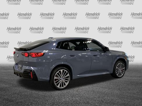 Used 2026 BMW X2 xDrive28i AWD/4WD image 8