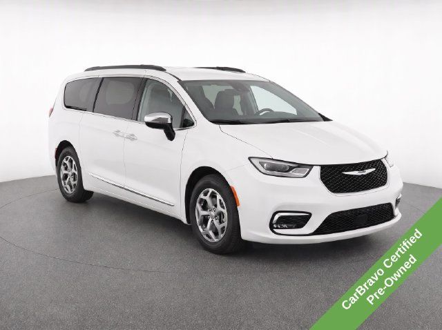 Used 2023 Chrysler Pacifica Limited FWD image 1