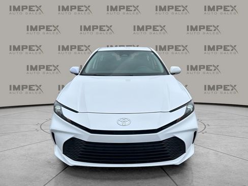 Used 2025 Toyota Camry LE image 8