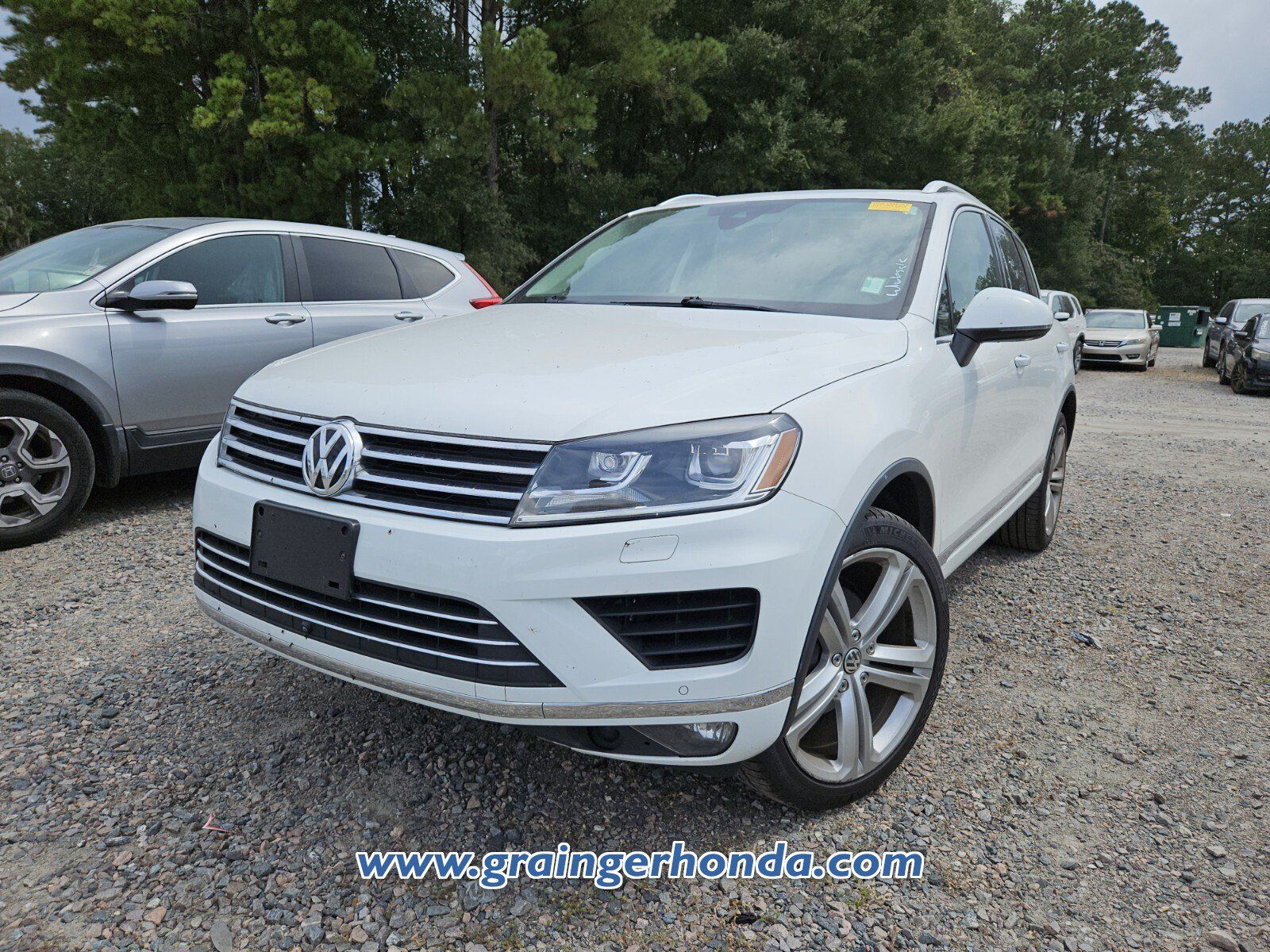 Used 2016 Volkswagen Touareg Executive AWD/4WD image 2