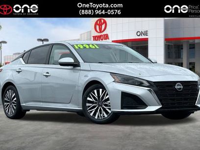 Used 2023 Nissan Altima 2.5 SV