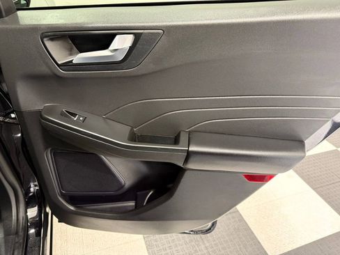 Used 2024 Ford Escape Platinum image 27