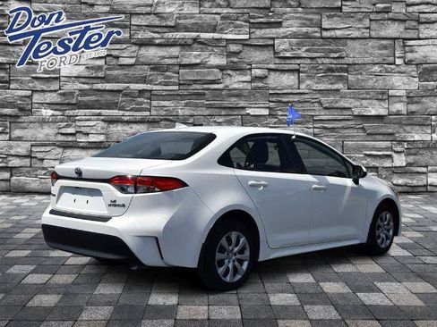 Used 2023 Toyota Corolla LE FWD image 3