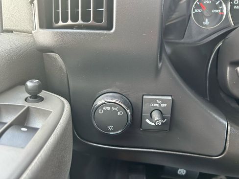 Used 2022 Chevrolet Express 2500 w/ Driver Convenience Package image 17