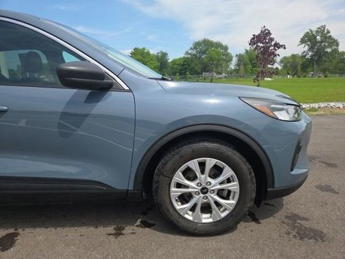 Used 2023 Ford Escape Active w/ Cold Weather Package FWD image 4
