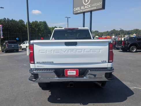 Used 2025 Chevrolet Silverado 2500 LTZ w/ LTZ Premium Package AWD/4WD image 6