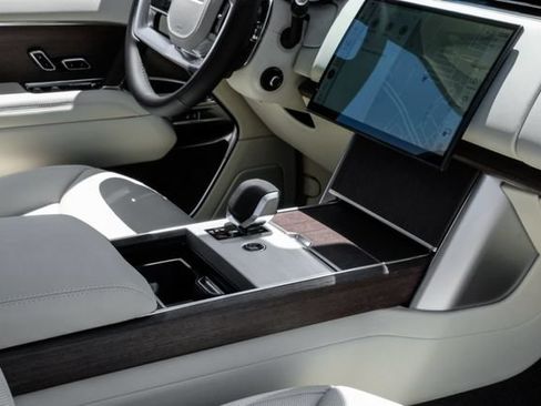 New 2026 Land Rover Range Rover Long Wheelbase SE AWD/4WD image 29
