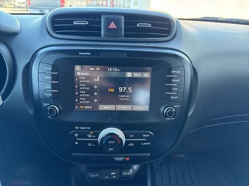 Used 2019 Kia Soul + image 11