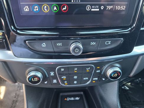 Used 2022 Chevrolet Traverse RS FWD image 17