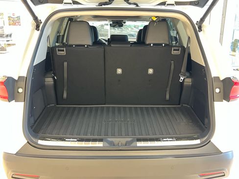 New 2026 Toyota Grand Highlander AWD Hybrid image 9