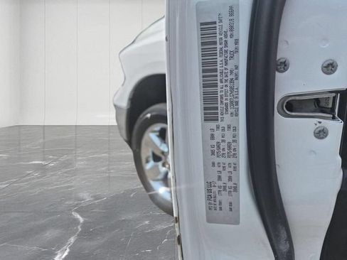 Used 2017 RAM 1500 Big Horn AWD/4WD image 32