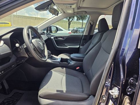 Used 2025 Toyota RAV4 XLE w/ Convenience Package FWD image 26