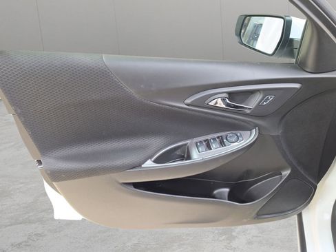 Used 2025 Chevrolet Malibu LT image 13