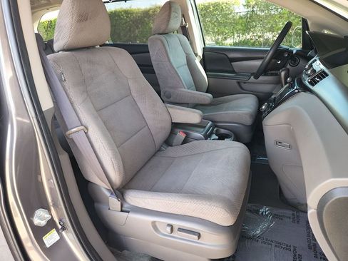 Used 2016 Honda Odyssey SE image 16