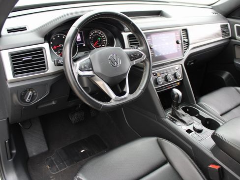 Certified 2021 Volkswagen Atlas Cross Sport SE image 8