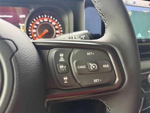 New 2025 Jeep Gladiator Sport image 21