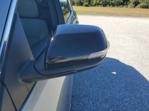 Used 2025 Chevrolet Traverse LT image 21