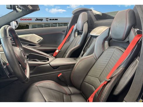 Used 2021 Chevrolet Corvette Stingray Premium Conv w/ Z51 Performance Package RWD image 11