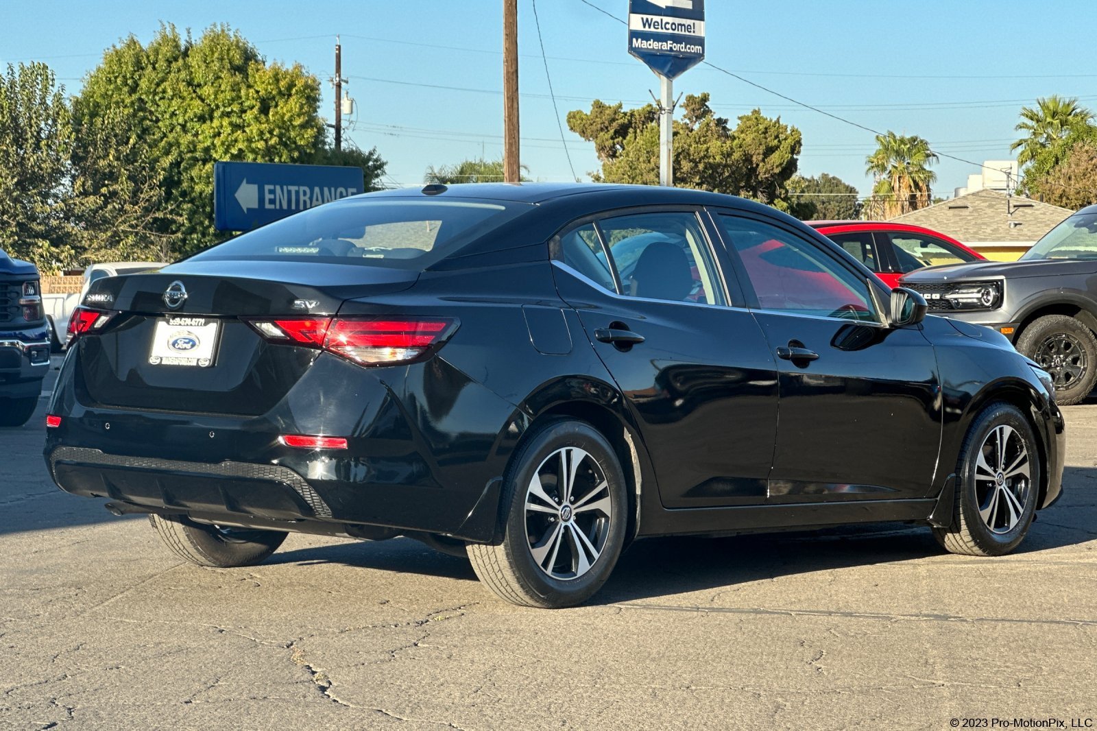 Used 2023 Nissan Sentra SV w/ All-Weather Package FWD image 4