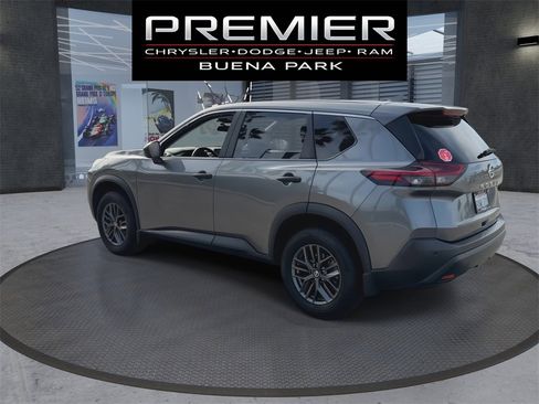 Used 2021 Nissan Rogue S image 6