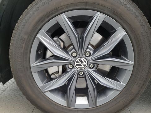 Used 2024 Volkswagen Tiguan SE FWD image 31