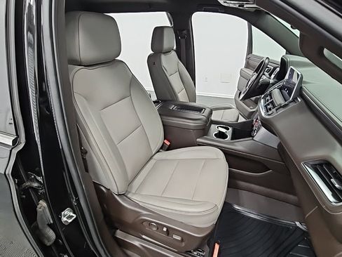 Used 2022 GMC Yukon XL SLT image 41