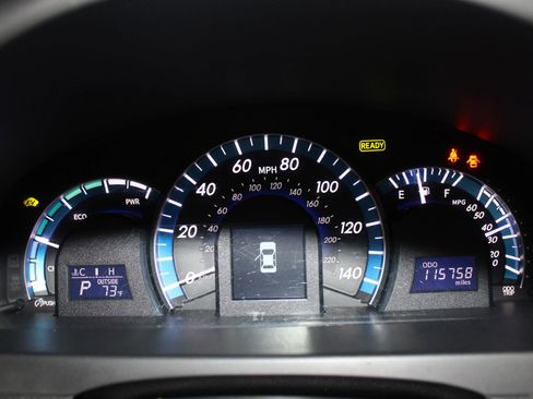 Used 2012 Toyota Camry LE FWD image 11