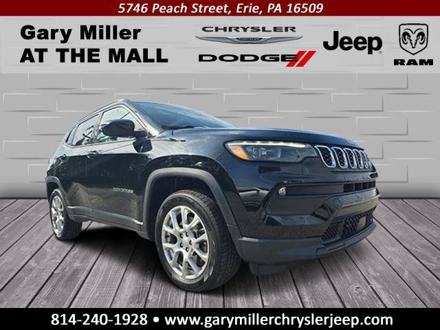 Used 2024 Jeep Compass Latitude w/ Sun and Sound Group AWD/4WD image 1