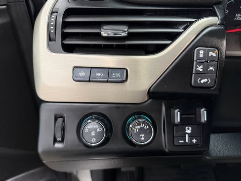 Used 2019 GMC Yukon XL Denali w/ Open Road Package image 28
