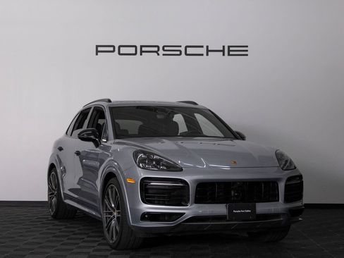 Certified 2023 Porsche Cayenne GTS AWD/4WD image 9