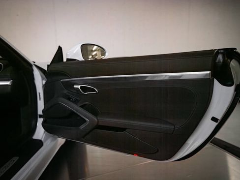 Used 2023 Porsche 718 Boxster S RWD image 24