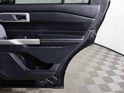 Used 2022 Ford Explorer XLT w/ Equipment Group 202A image 22