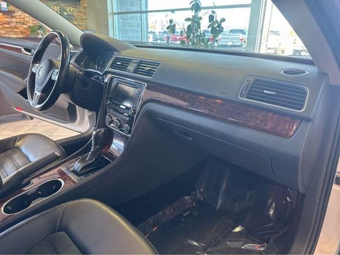 Used 2013 Volkswagen Passat 2.5 SEL Premium FWD image 27