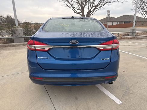 Used 2018 Ford Fusion S image 4