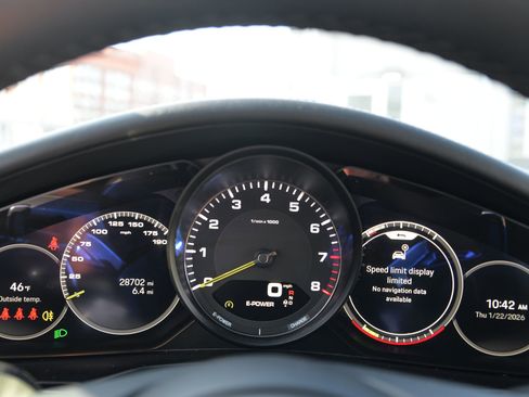 Certified 2022 Porsche Panamera 4 image 33