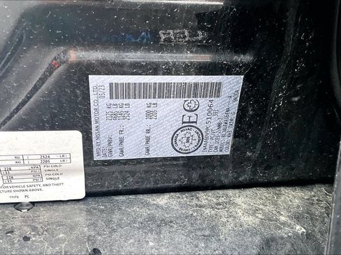 Used 2023 Nissan Maxima SL FWD image 3