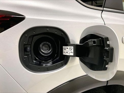 Used 2025 Nissan Rogue SV FWD image 41