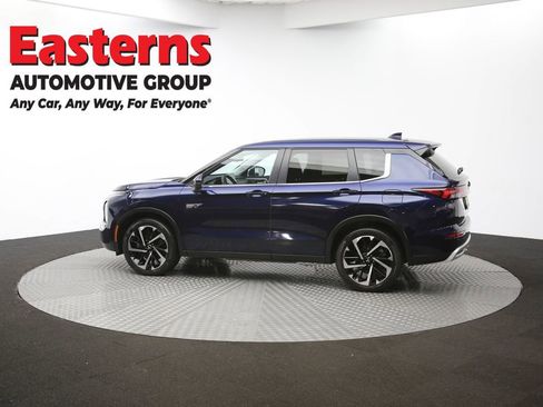 Used 2023 Mitsubishi Outlander SE image 59