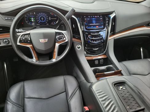 Used 2017 Cadillac Escalade Luxury RWD image 21