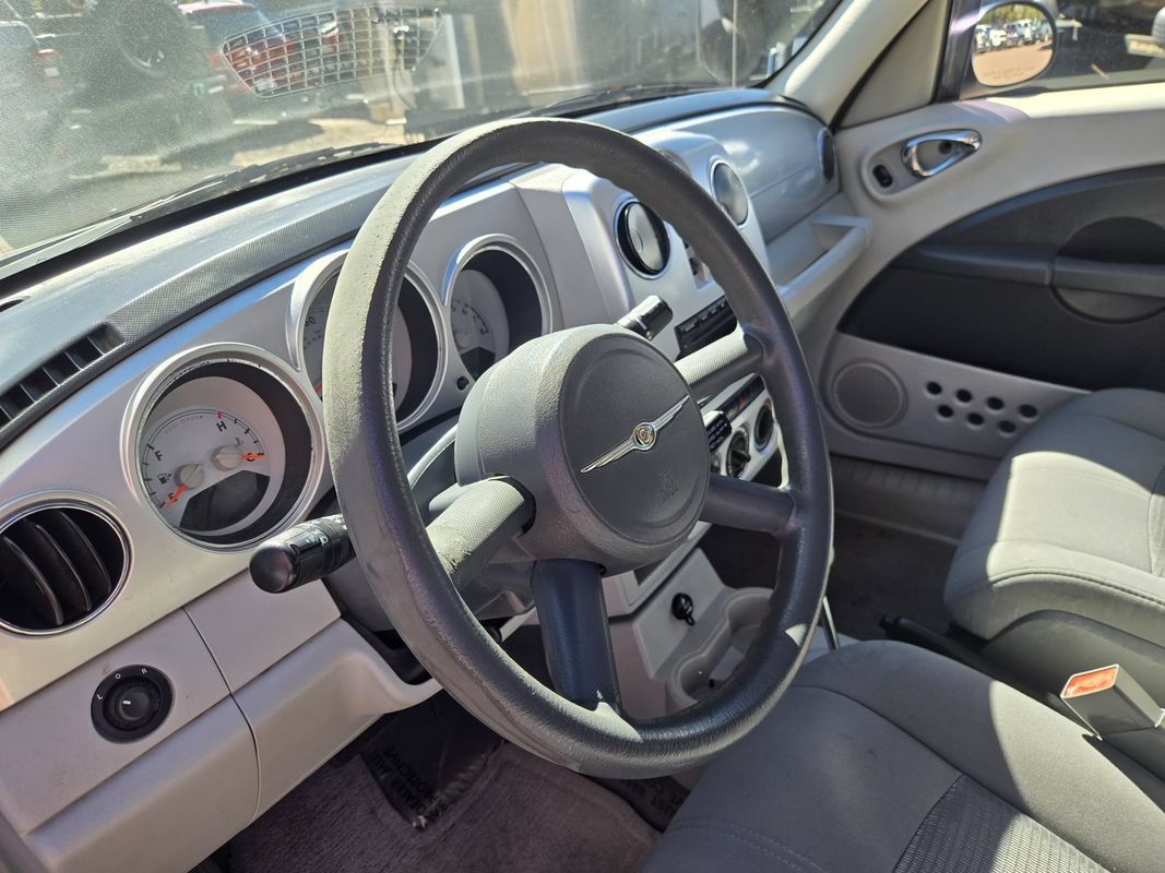 Used 2009 Chrysler PT Cruiser Touring FWD image 18