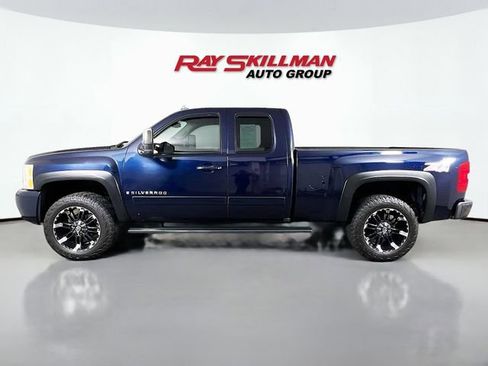 Used 2008 Chevrolet Silverado 1500 LTZ w/ Suspension Package, Off-Road AWD/4WD image 4