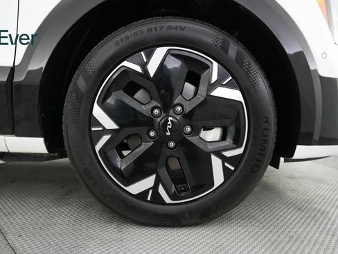 Used 2023 Kia Niro Wave w/ Wave Preserve Package image 18