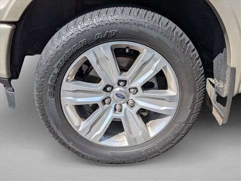 Used 2018 Ford F150 Platinum w/ Equipment Group 701A Luxury AWD/4WD image 18